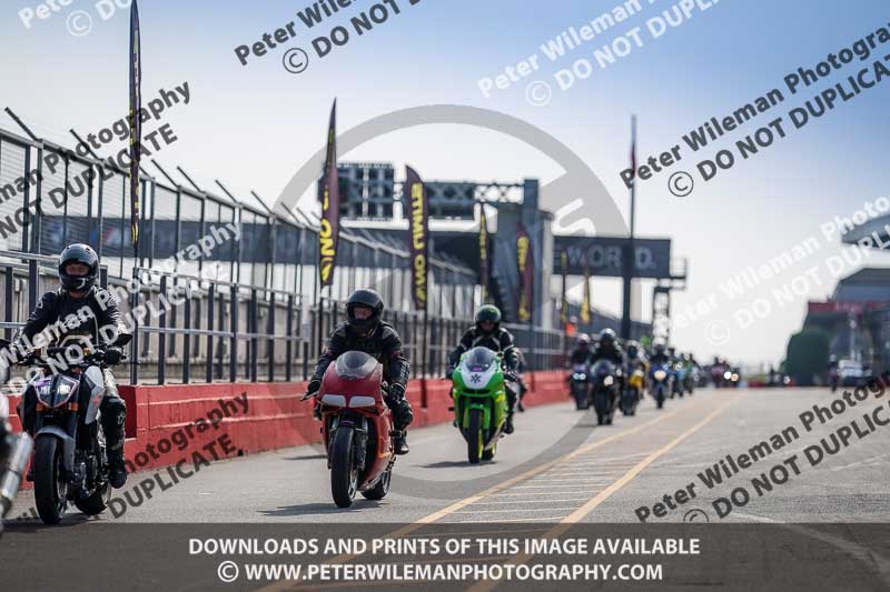 donington no limits trackday;donington park photographs;donington trackday photographs;no limits trackdays;peter wileman photography;trackday digital images;trackday photos